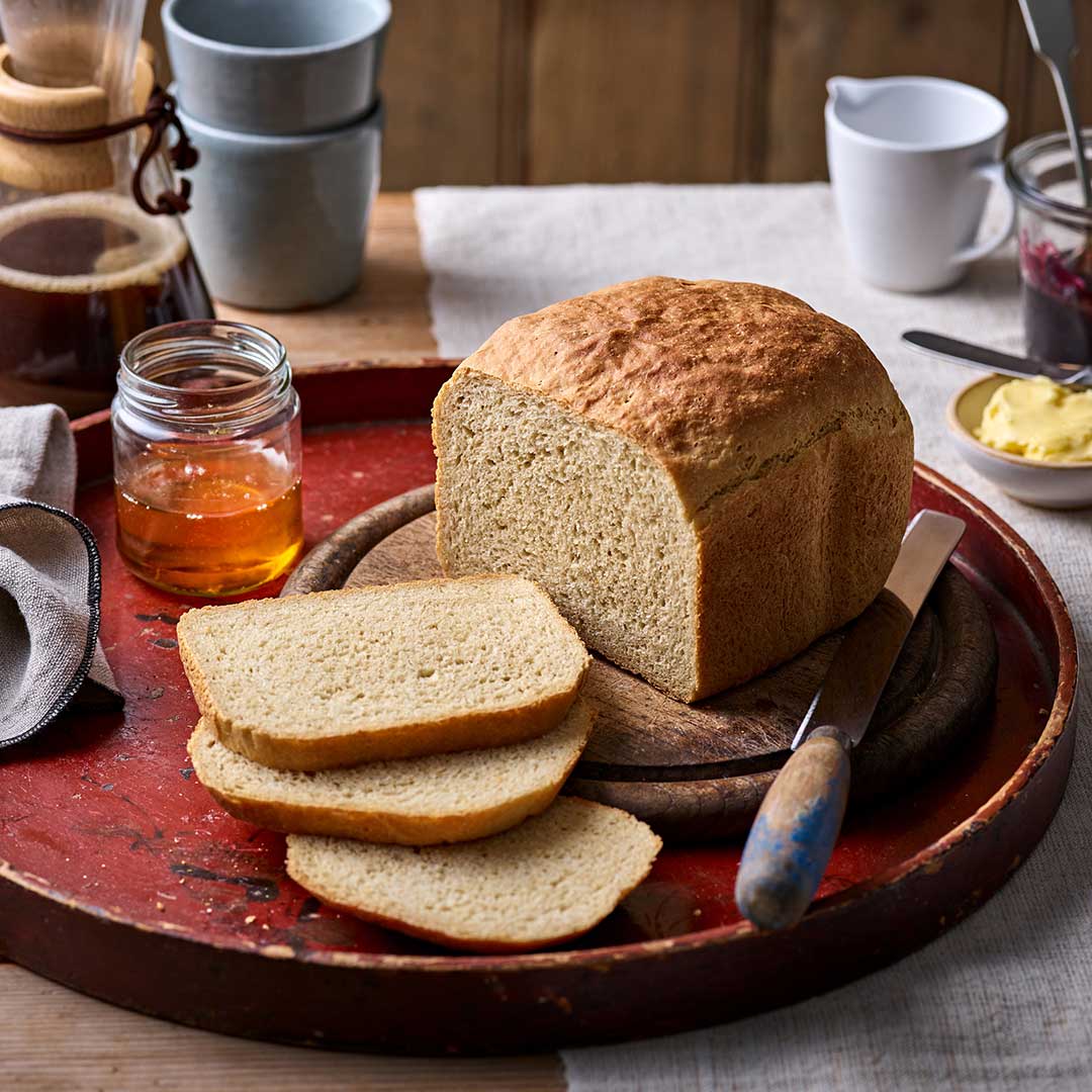 DF149_KAMUT-«-Khorosan-and-White-50-50-Bread-Machine-Loaf_1080.jpg