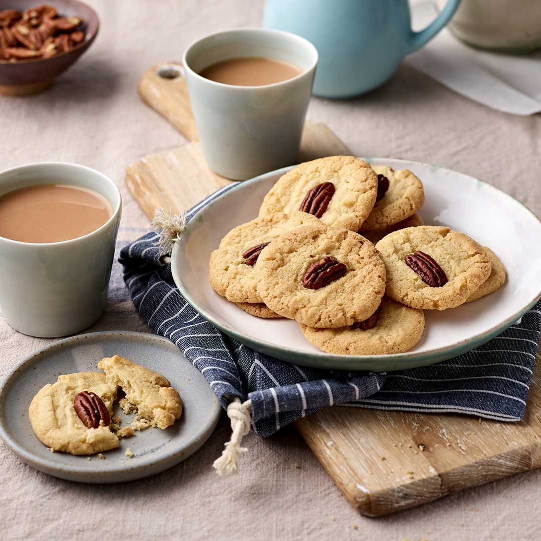 White Spelt And Pecan Cookies