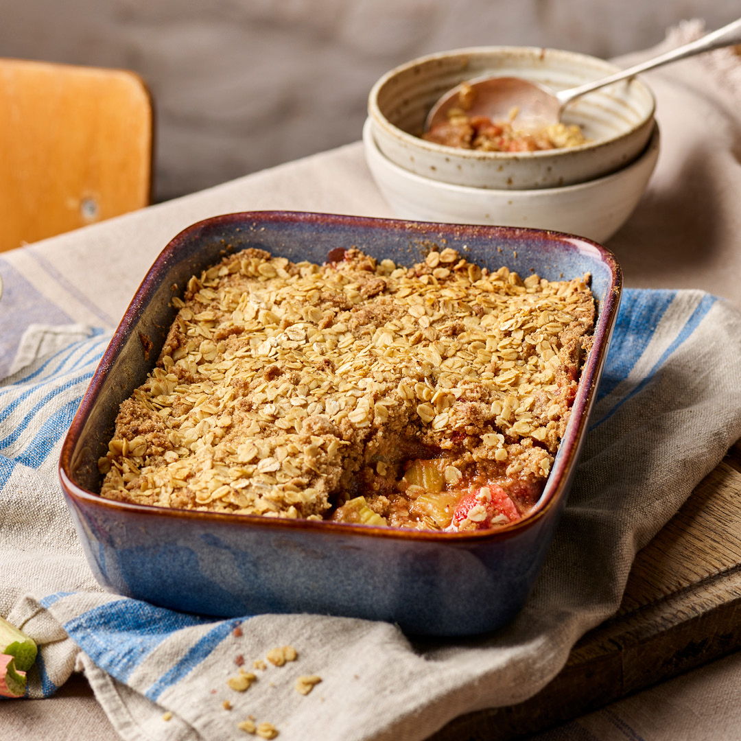 DF414_Wholemeal Strawberry and Rhubarb Crumble-1080.jpg