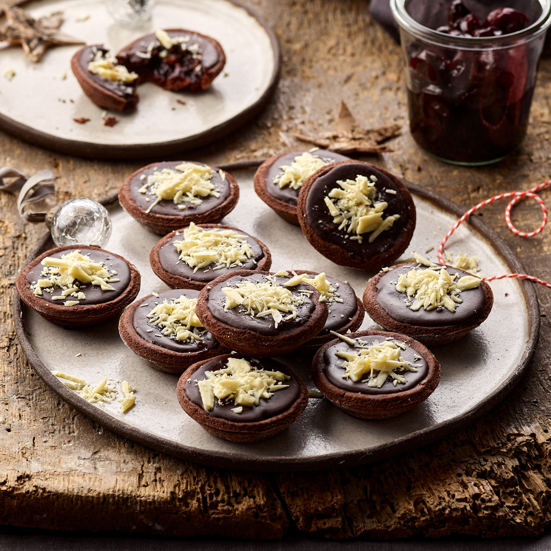 DF431 Black Forest Mince Pies 1080 | Doves Farm | Recipes